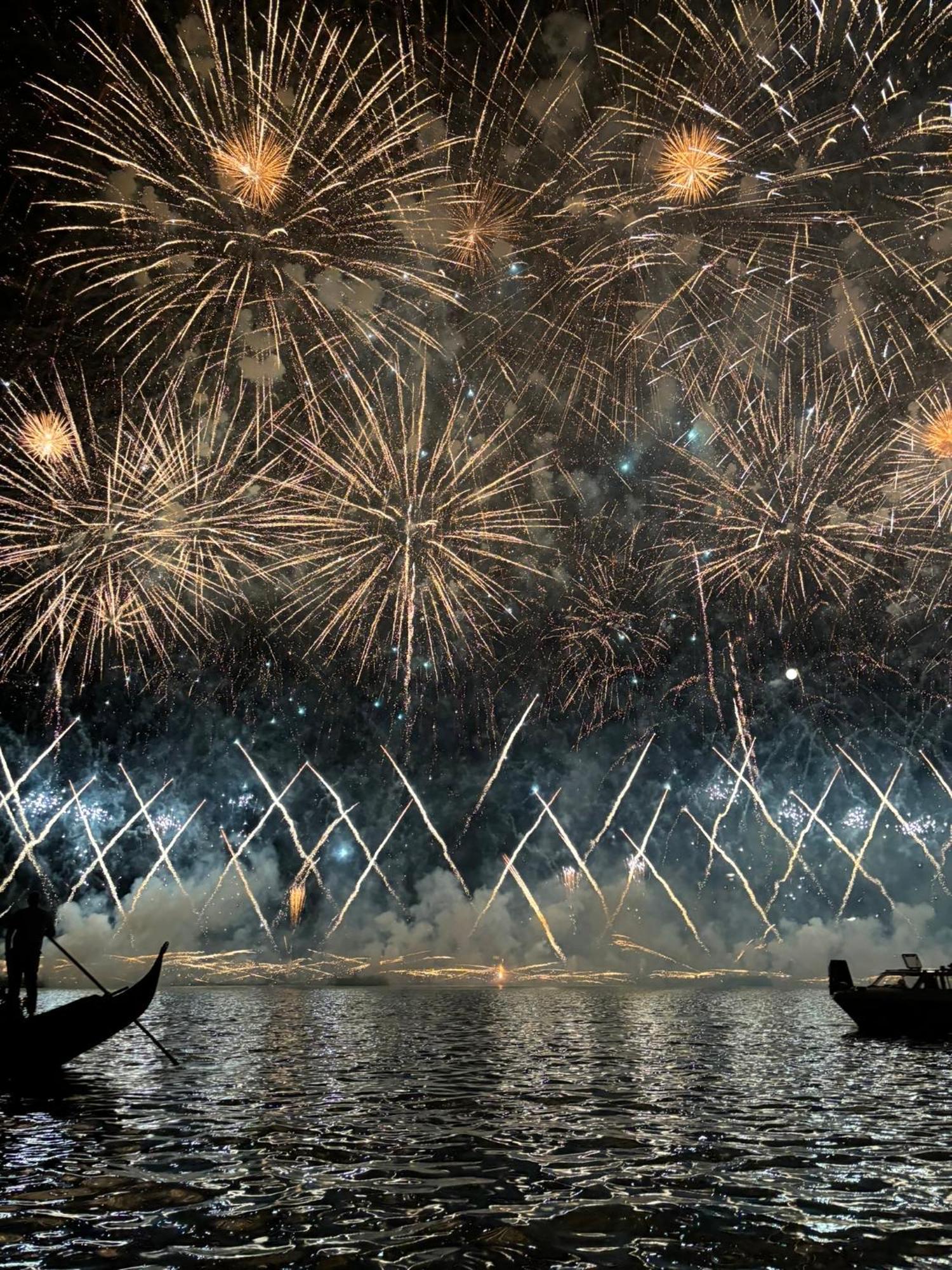 Suite Primo Piano Venesia Bagian luar foto